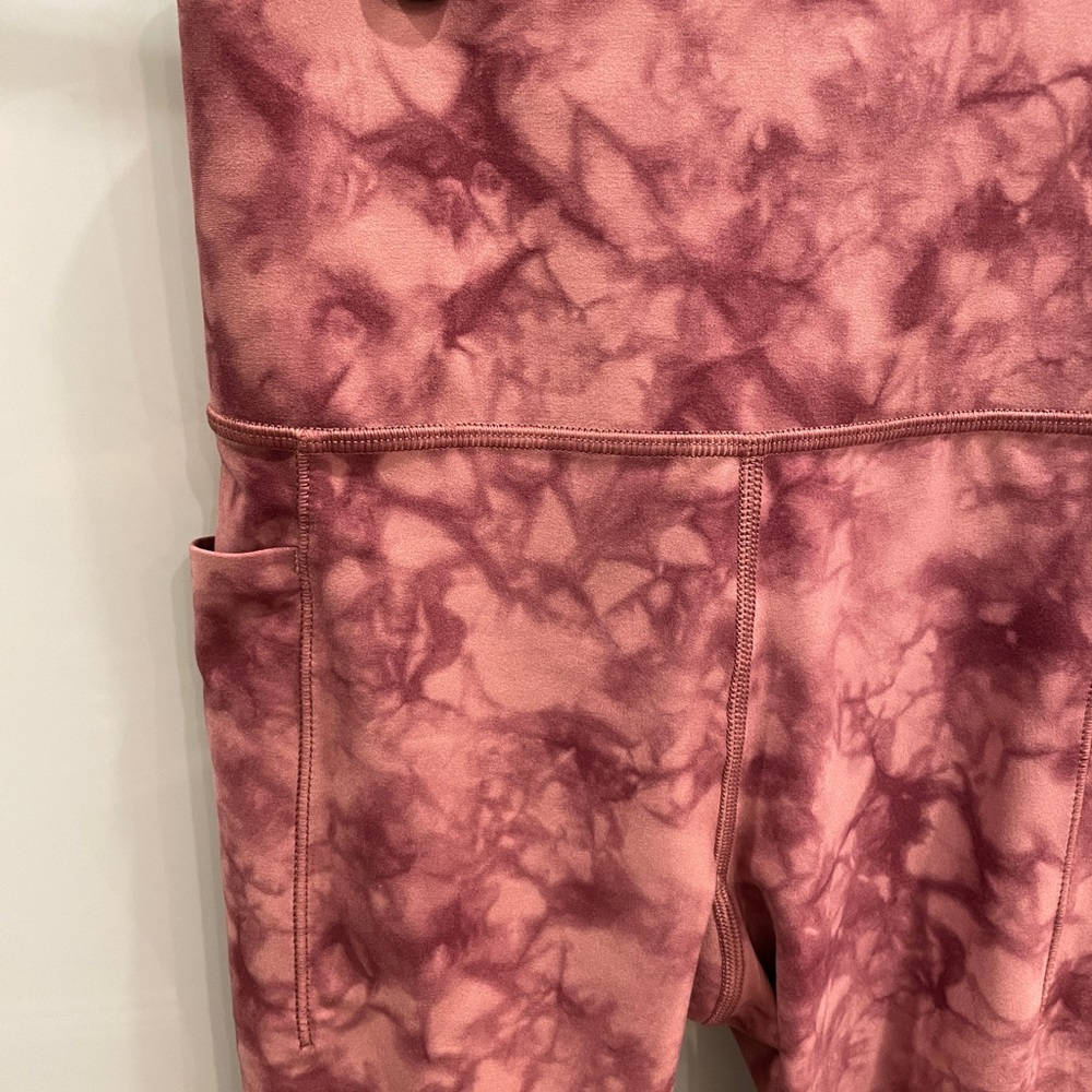 Athleta Salutation Stash Pocket II 7/8 Tight